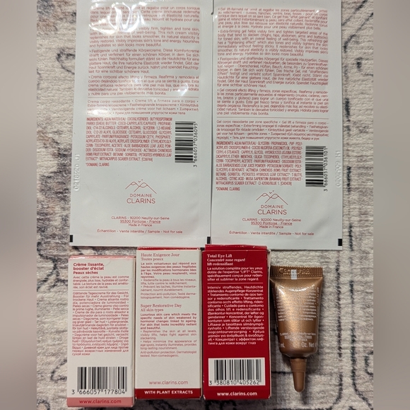 Clarins Discovery Kit - Picture 2 of 2